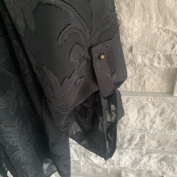 Daniel Rainn Flowy Black Blouse - Picture 6 of 6